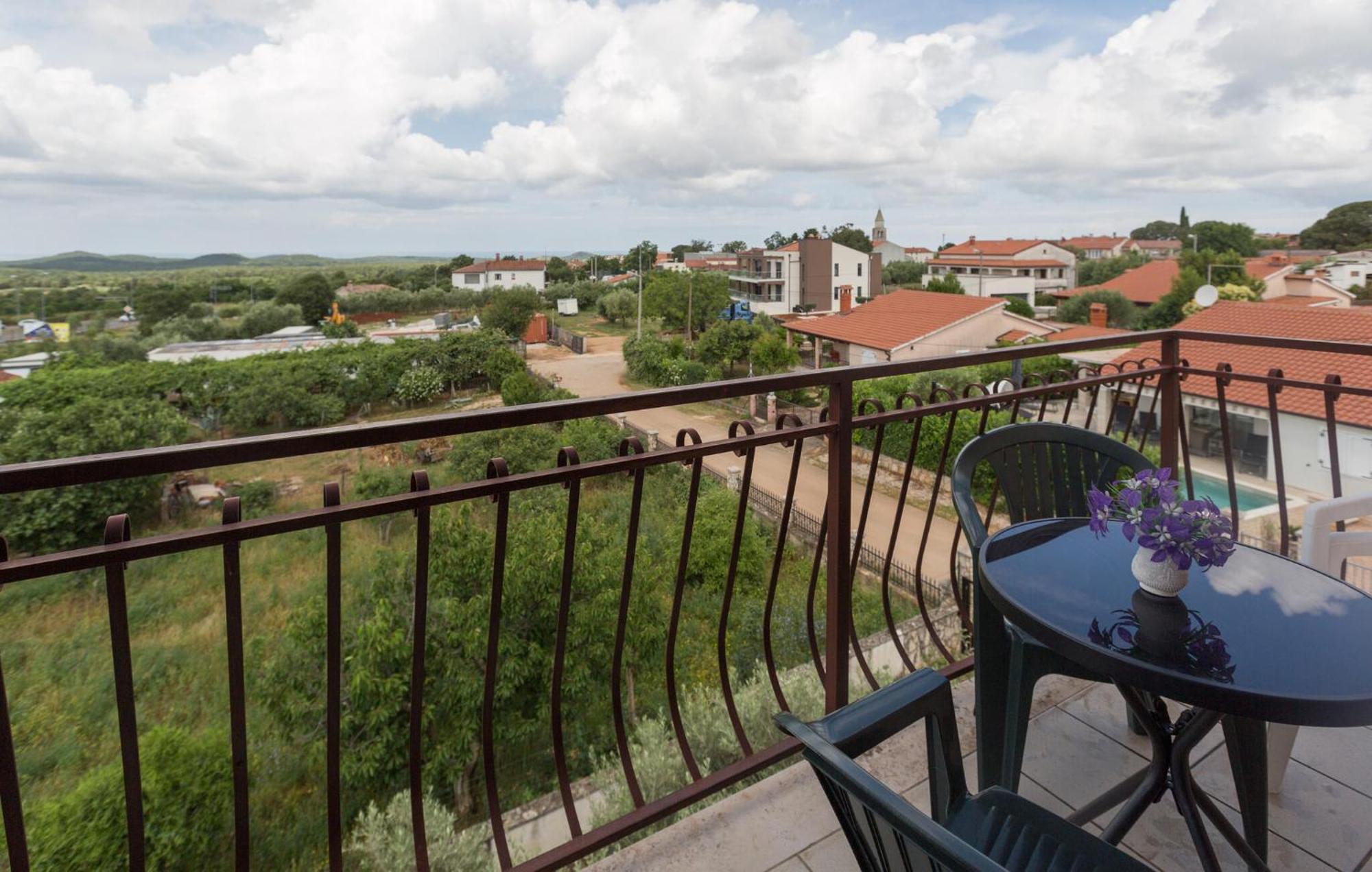Apartment 2 Bedroom Amazing Apartment In Zbandaj *